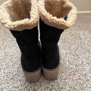 Cozy Black and Tan Women's Boots
